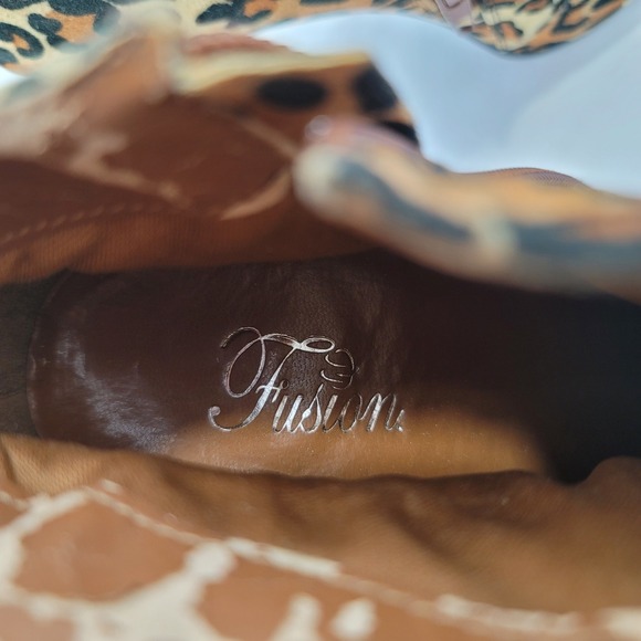 FUSION Womens Leopard Print Dressy Stiletto Button Accent Booties 7 Mobwife Y2K - Picture 9 of 11